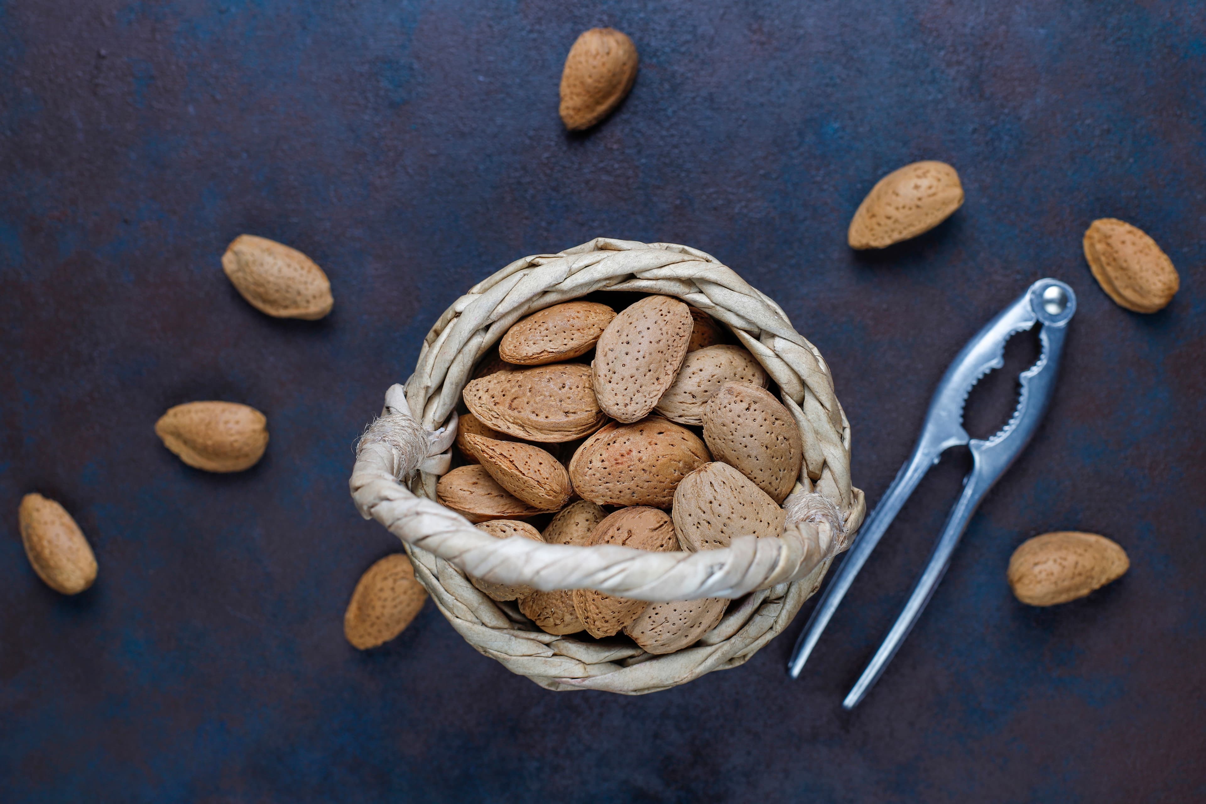Almonds: Calories and Health Benefits – Why Is This Food So Valuable?